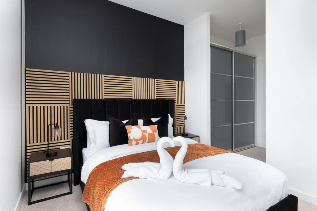 Central Mk 1 Bed Apartment With Parking Milton Keynes Eksteriør bilde